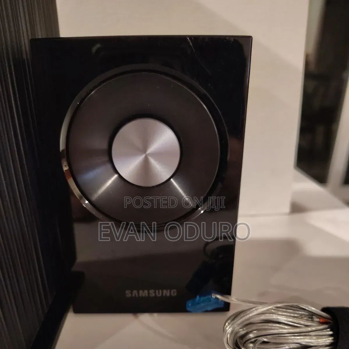 Samsung Swa-5000 Wireless Rear Surround Speaker Kit for Home Theater