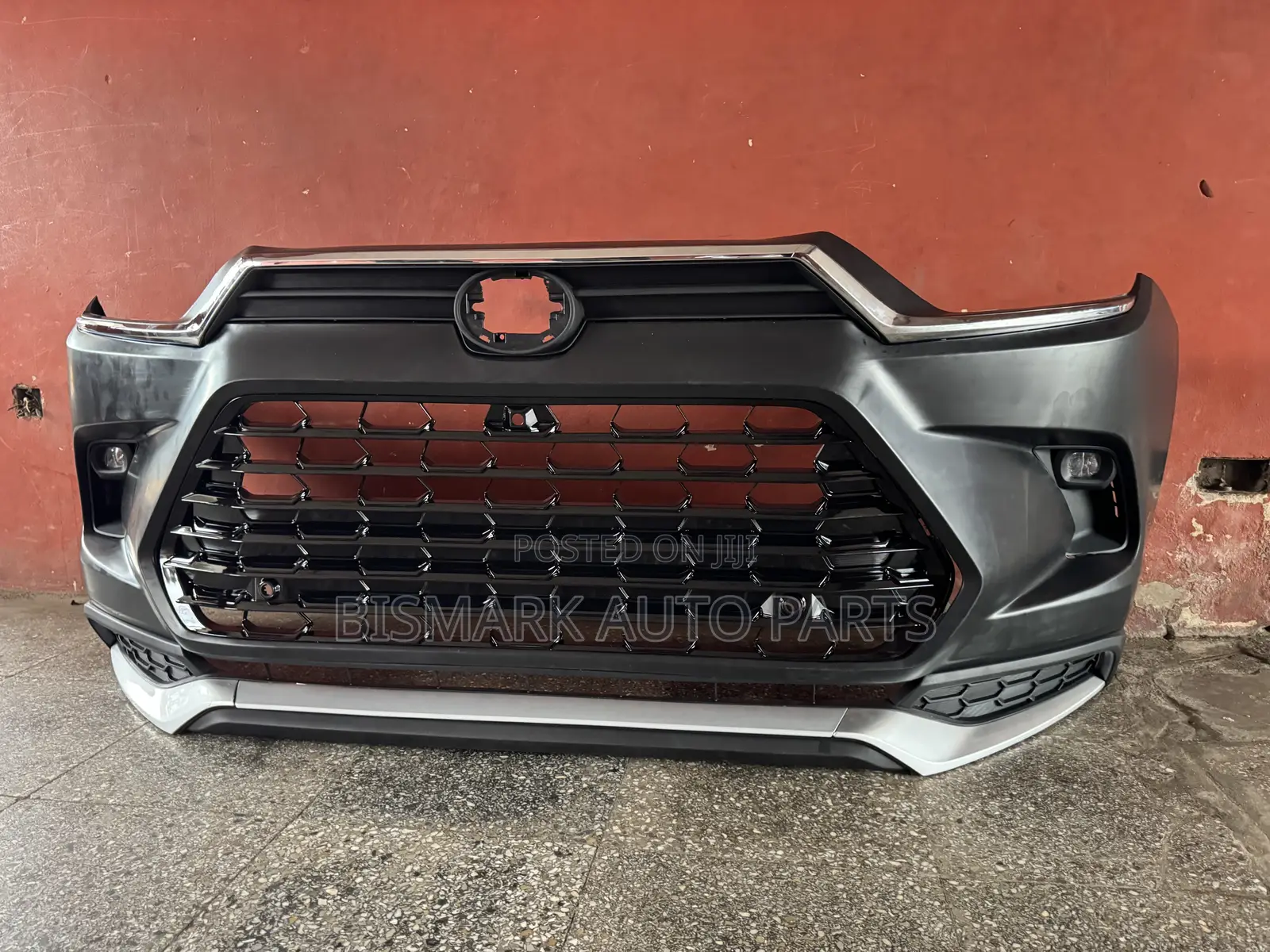 Toyota Highlander Grand Front Bumper Complete