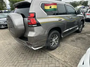 Toyota Land Cruiser Prado 2017 Gray