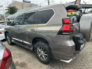 Toyota Land Cruiser Prado 2017 Gray