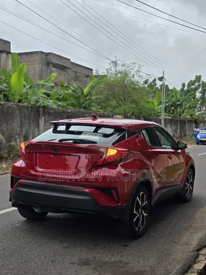 Toyota C-HR XLE 2022 Red