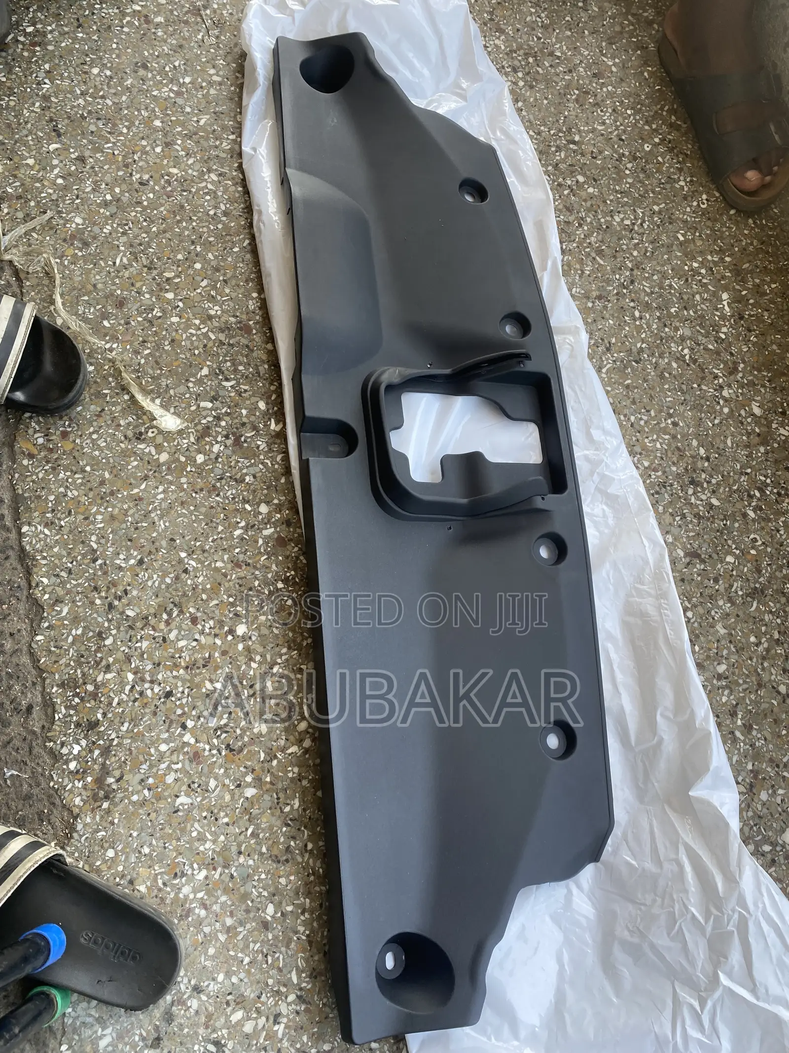 Highlander Grand 2024 Radiator Panel