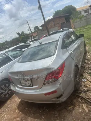 Hyundai Accent SE 2013 Silver