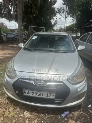 Hyundai Accent SE 2013 Silver