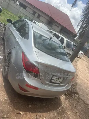 Hyundai Accent SE 2013 Silver