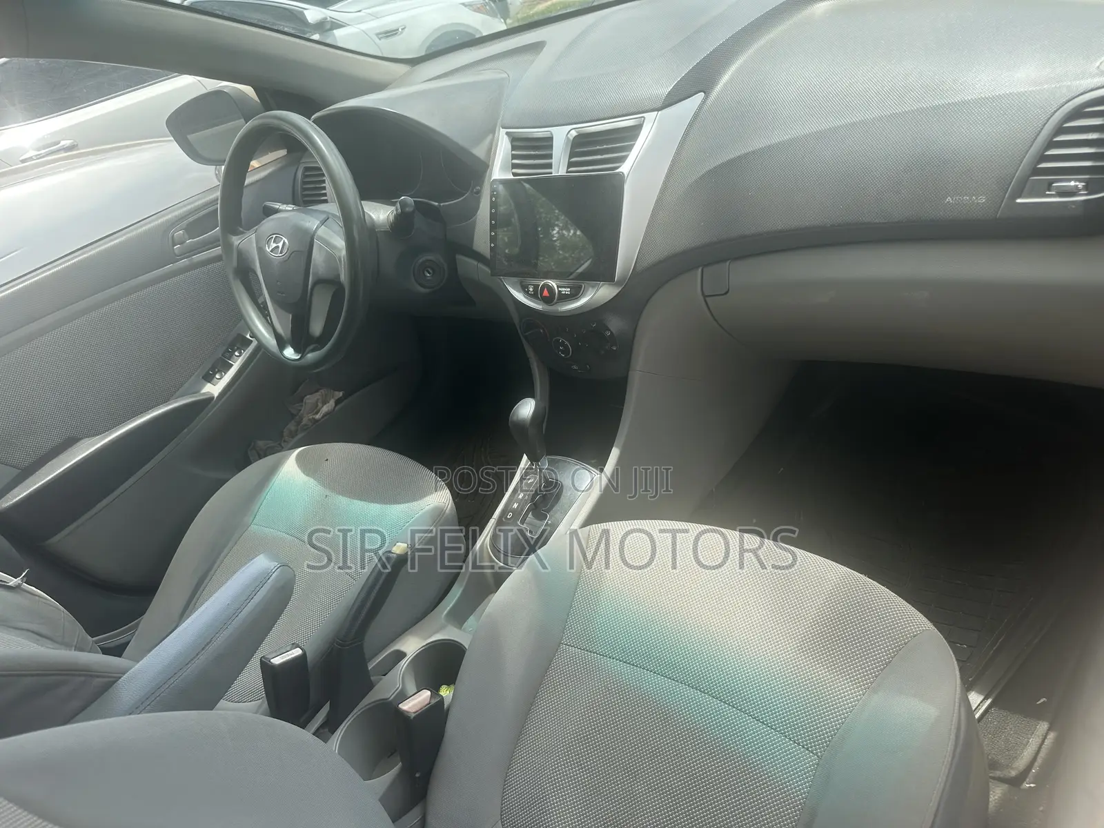 Hyundai Accent SE 2013 Silver