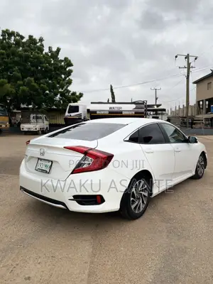 Honda Civic 2019 White