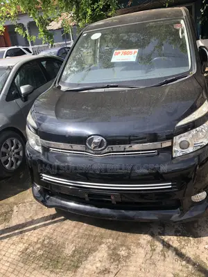 Toyota Voxy 2012 Black