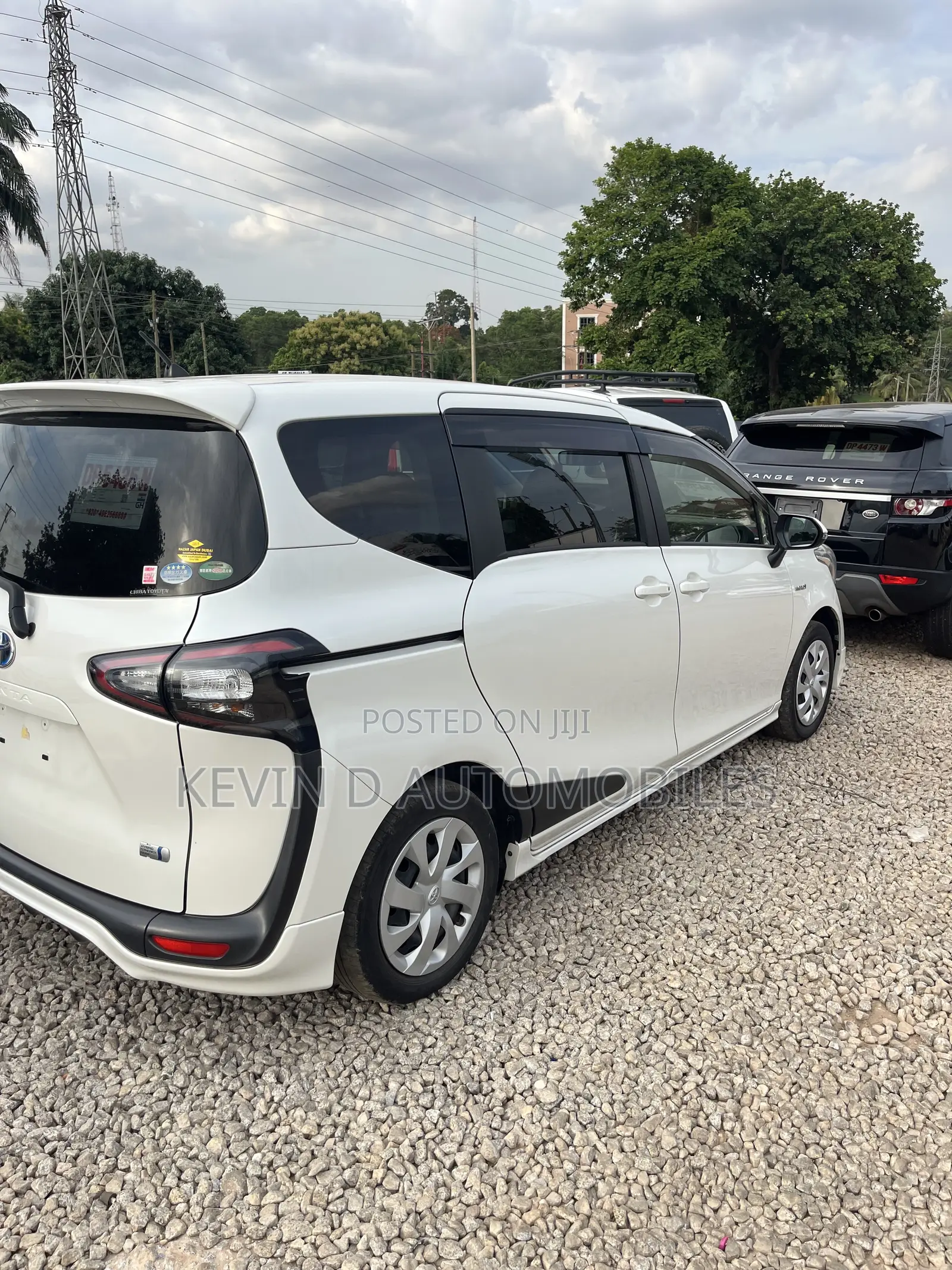 Toyota Sienta 1.5 Hybrid FWD 2016 White