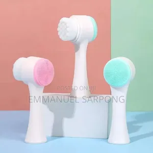 2 in 1 Soft Bristle Facial Brush