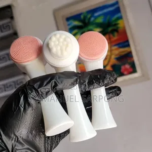 2 in 1 Soft Bristle Facial Brush