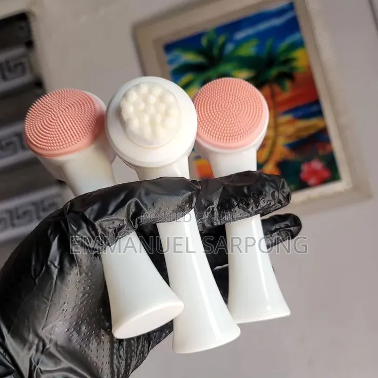 2 in 1 Soft Bristle Facial Brush