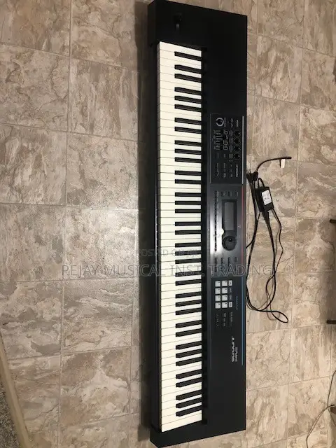Roland Juno-Ds88 Synthesizer – Clean Powerful