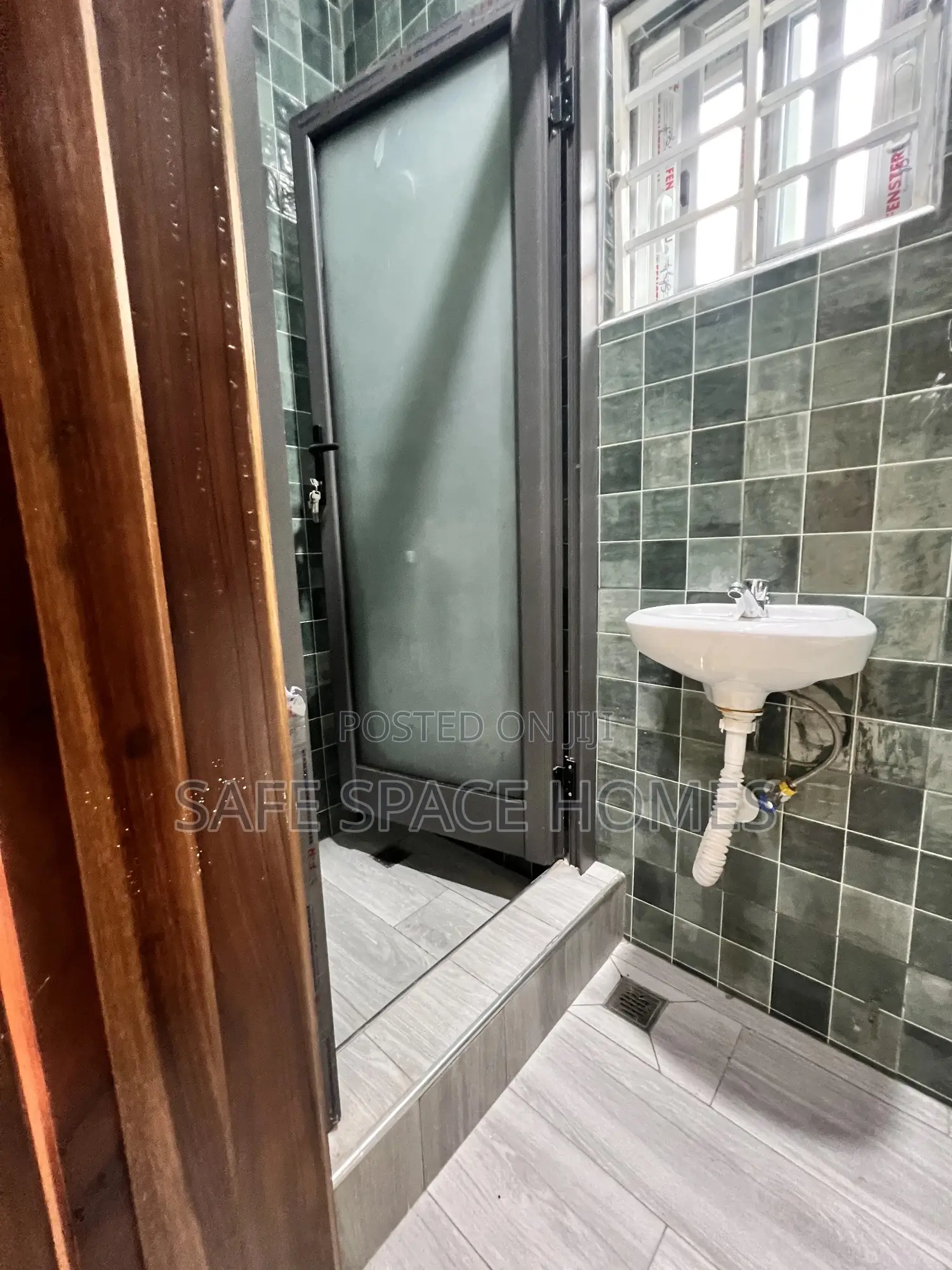 4bdrm Duplex in Burma Camp for rent