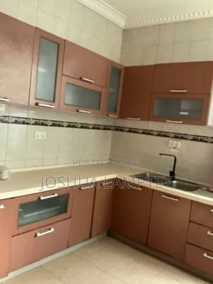 5bdrm House in Botwe Estate, Little Roses Area for rent