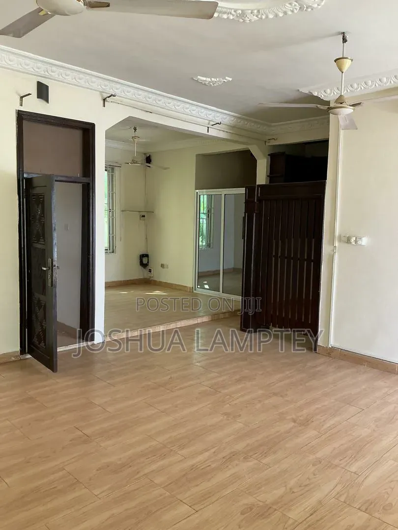 5bdrm House in Botwe Estate, Little Roses Area for rent