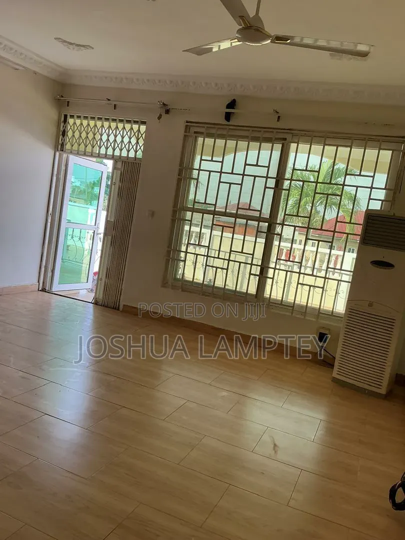 5bdrm House in Botwe Estate, Little Roses Area for rent