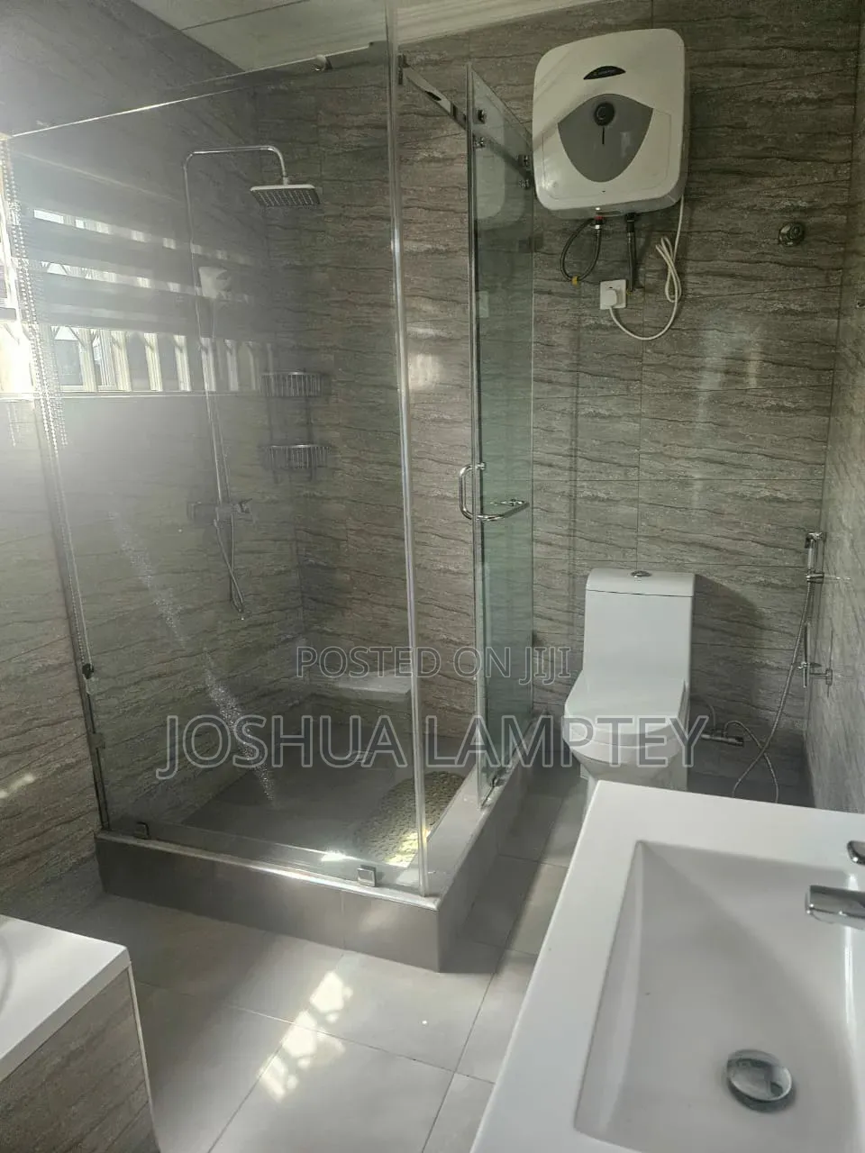 3bdrm House in Roman Ridge Estate, Shopping Arcade Area for rent