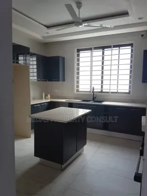 4bdrm House in Katamanso, Amrahia for sale