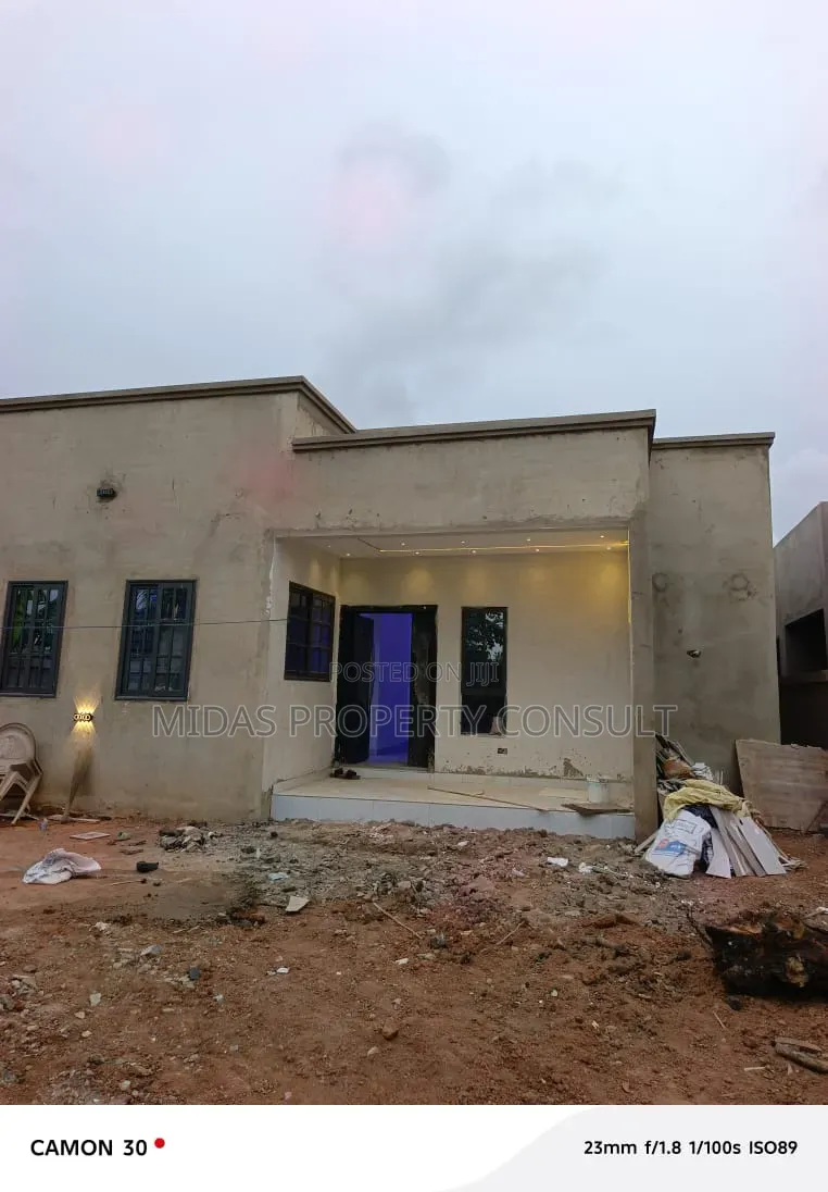 4bdrm House in Katamanso, Amrahia for sale