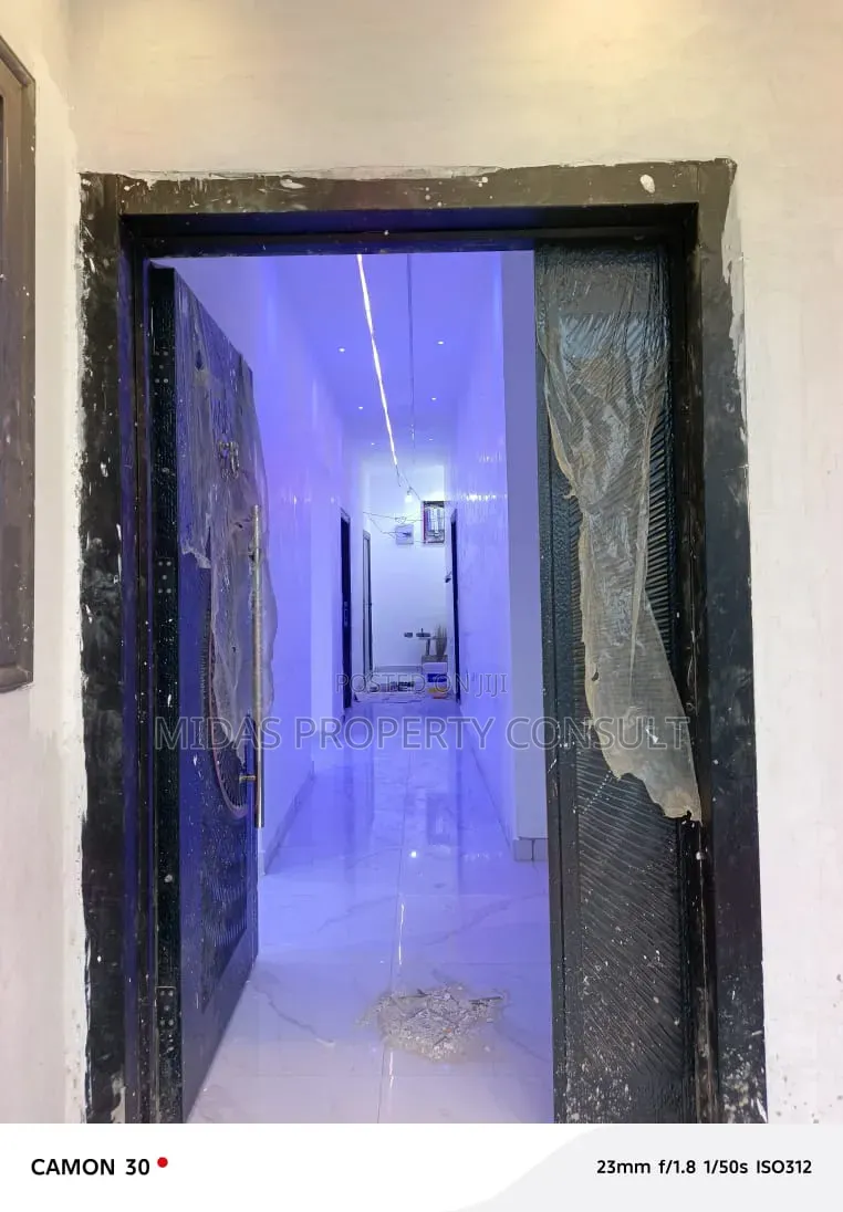 4bdrm House in Katamanso, Amrahia for sale