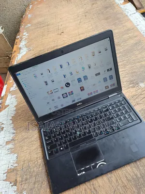 Laptop Dell Latitude 5550 8GB Intel SSD 256GB
