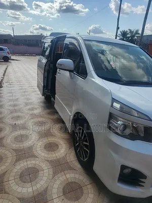 Toyota Voxy 2011 White