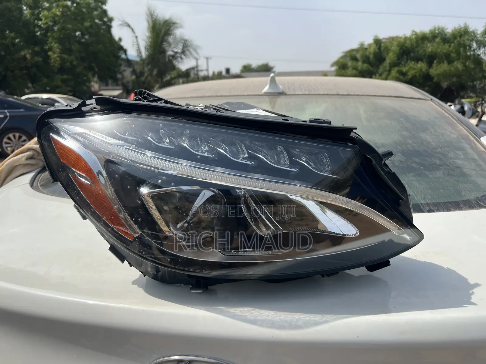 Mercedes Benz C 300 Headlight Right