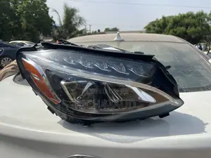 Mercedes Benz C 300 Headlight Right
