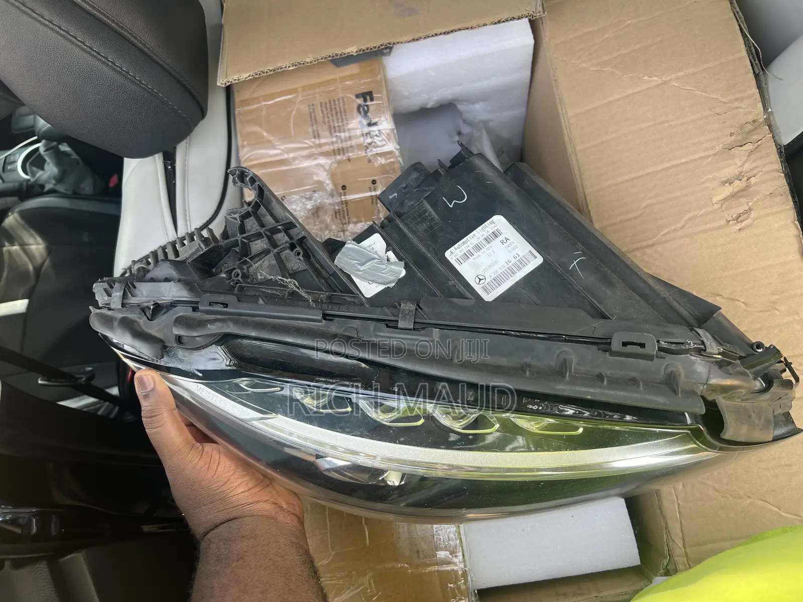 Mercedes Benz C 300 Headlight Right
