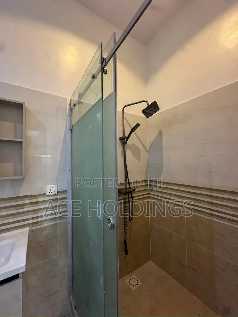 2bdrm Apartment in East Legon, American House for rent