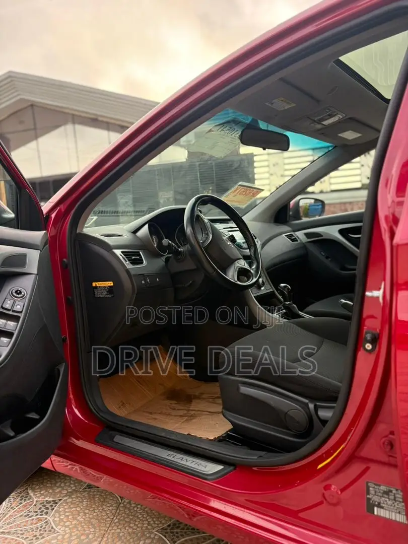 Hyundai Elantra SE 4dr Sedan (1.8L 4cyl 6A) 2015 Red
