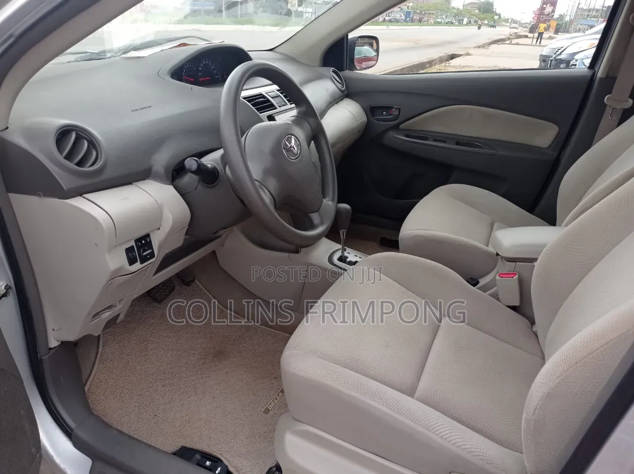 Toyota Belta 2011 Silver