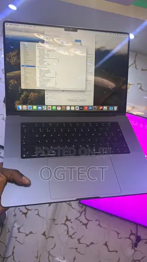 Laptop Apple MacBook Pro 2021 M1 16GB Apple M1 Pro SSD 1T