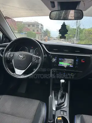 Toyota Corolla SE (1.8L 4cyl 2A) 2018 Black