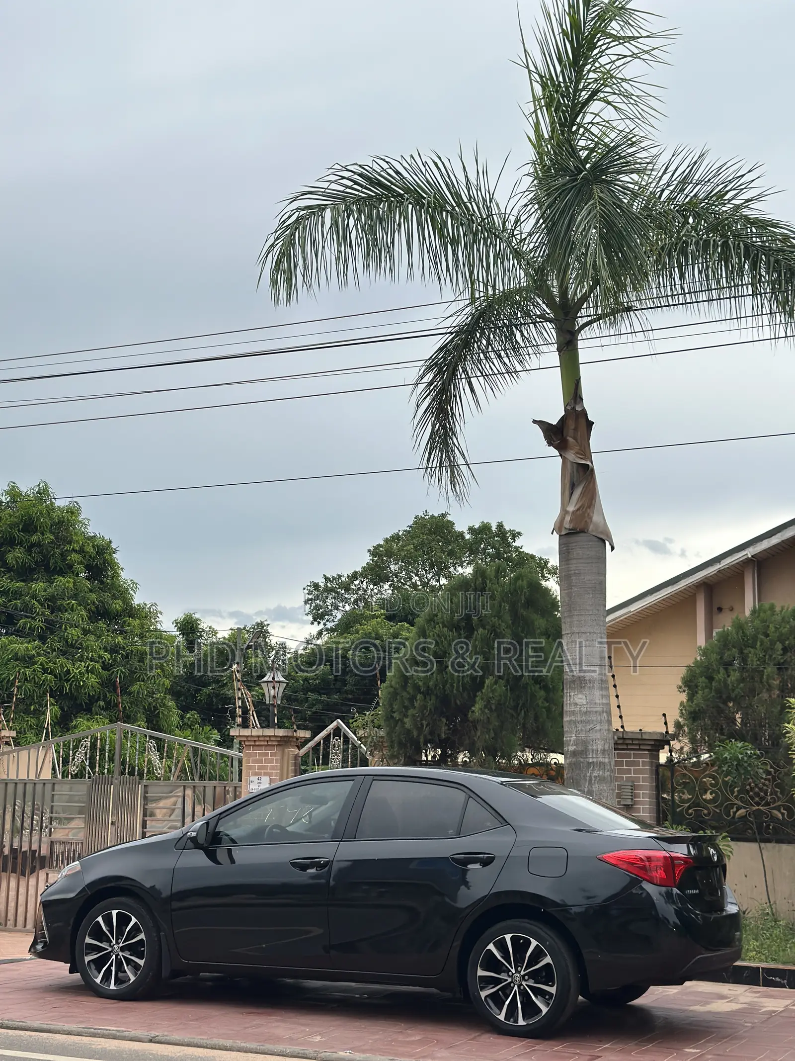 Toyota Corolla SE (1.8L 4cyl 2A) 2018 Black