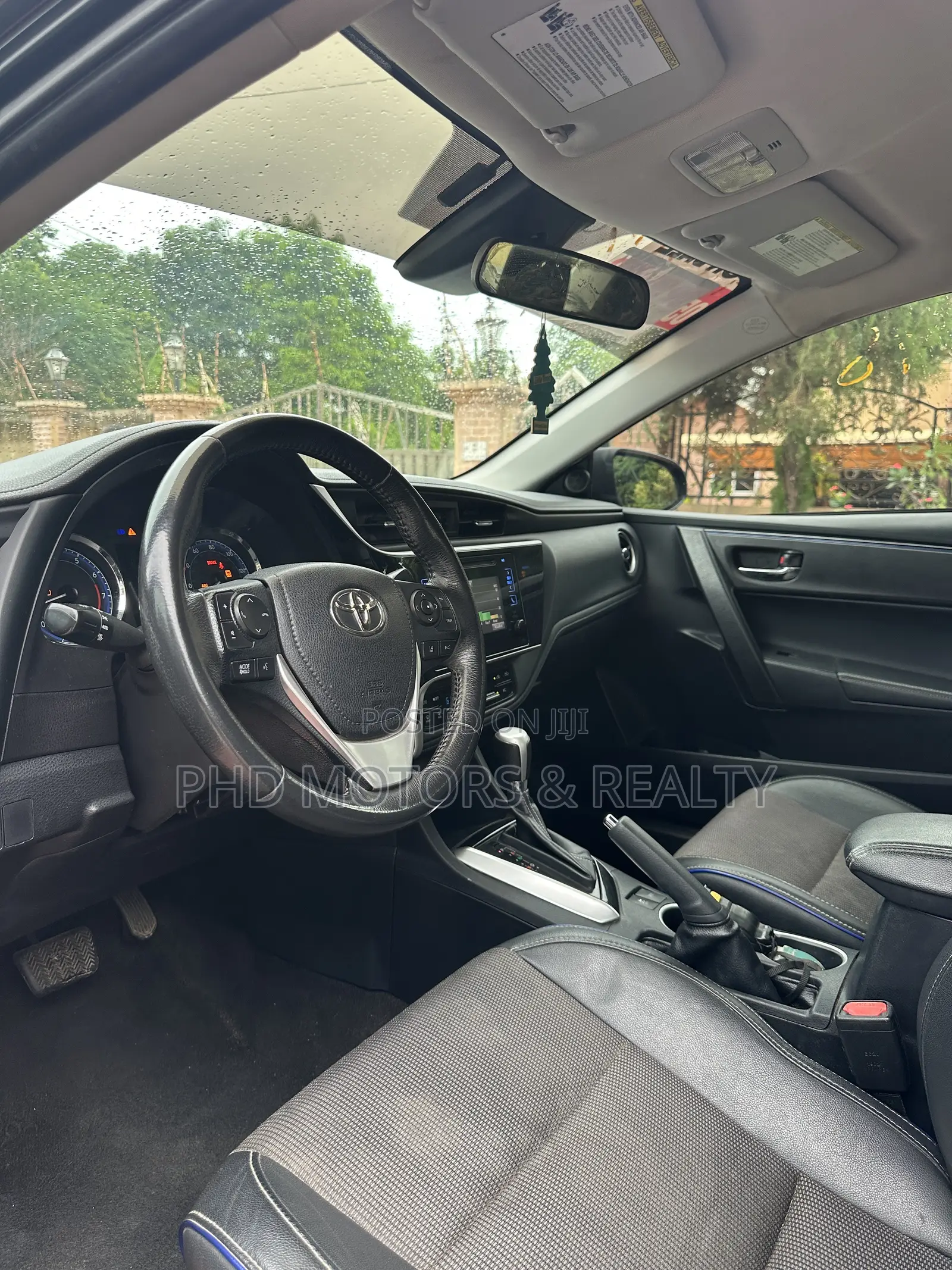 Toyota Corolla SE (1.8L 4cyl 2A) 2018 Black