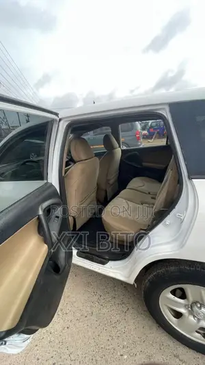 Toyota RAV4 2.5 4x4 2012 Off white