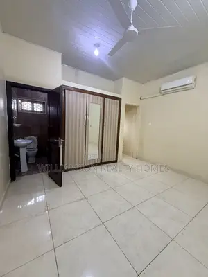 3bdrm Duplex in Community 18 Area, Spintex for rent