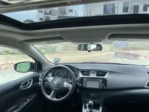 Nissan Sentra 2018 Red