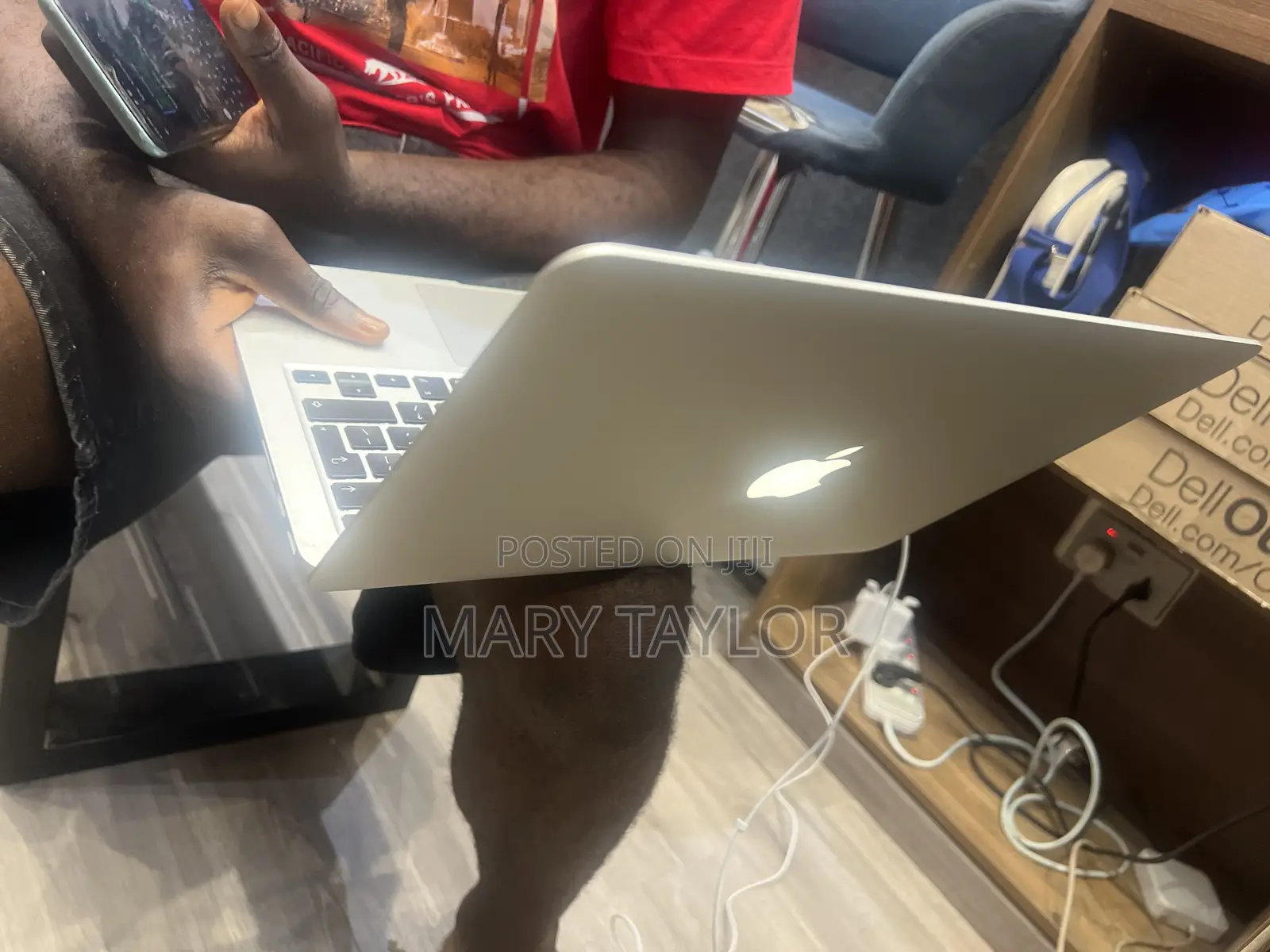 Laptop Apple MacBook 2015 128GB Apple M4 Max SSHD+SSD 128GB
