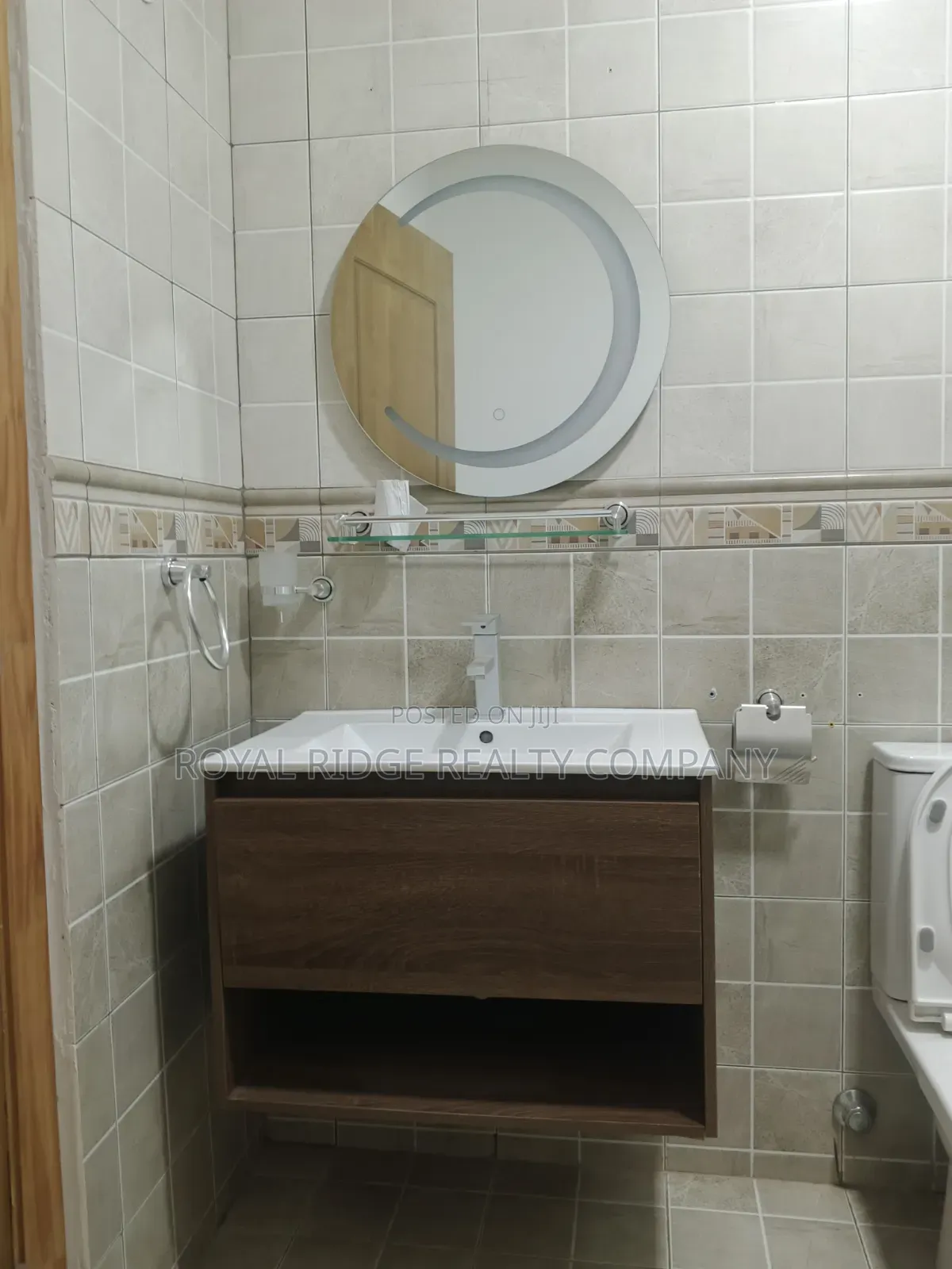 4bdrm House in Burma Hills Close To, Accra Metropolitan for rent