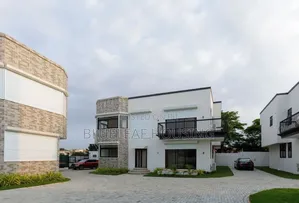 4bdrm Townhouse / Terrace in East Legon for rent