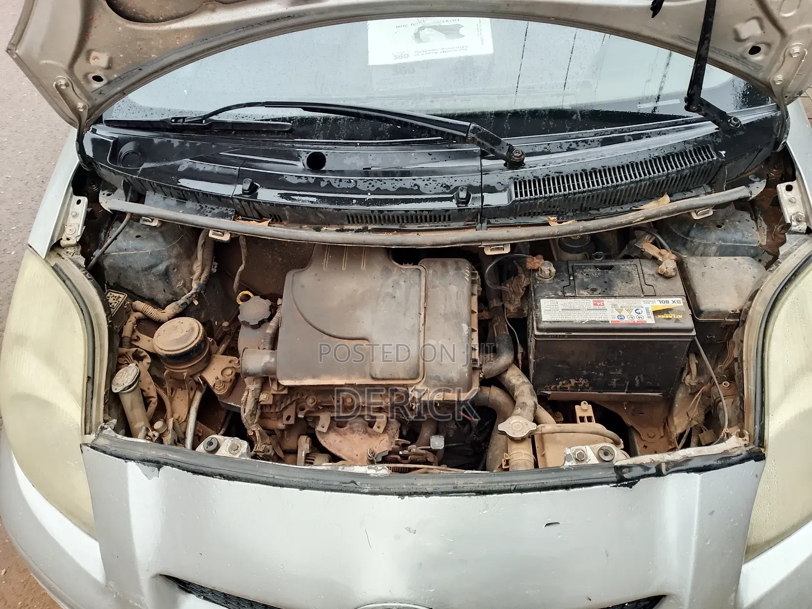 Toyota Vitz 1.3 FWD 5dr 2011 Silver