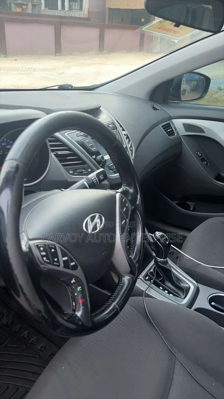 Hyundai Elantra Sport Sedan FWD (2.0L 4cyl 6A) 2016 Blue