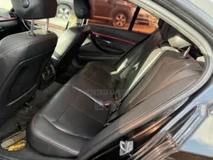 BMW 320i Sedan RWD 2016 Black