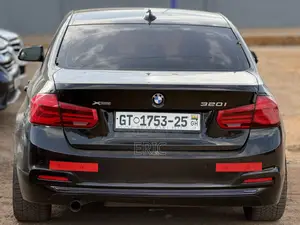 BMW 320i Sedan RWD 2016 Black