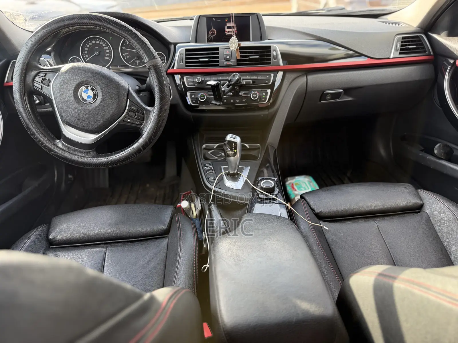 BMW 320i Sedan RWD 2016 Black