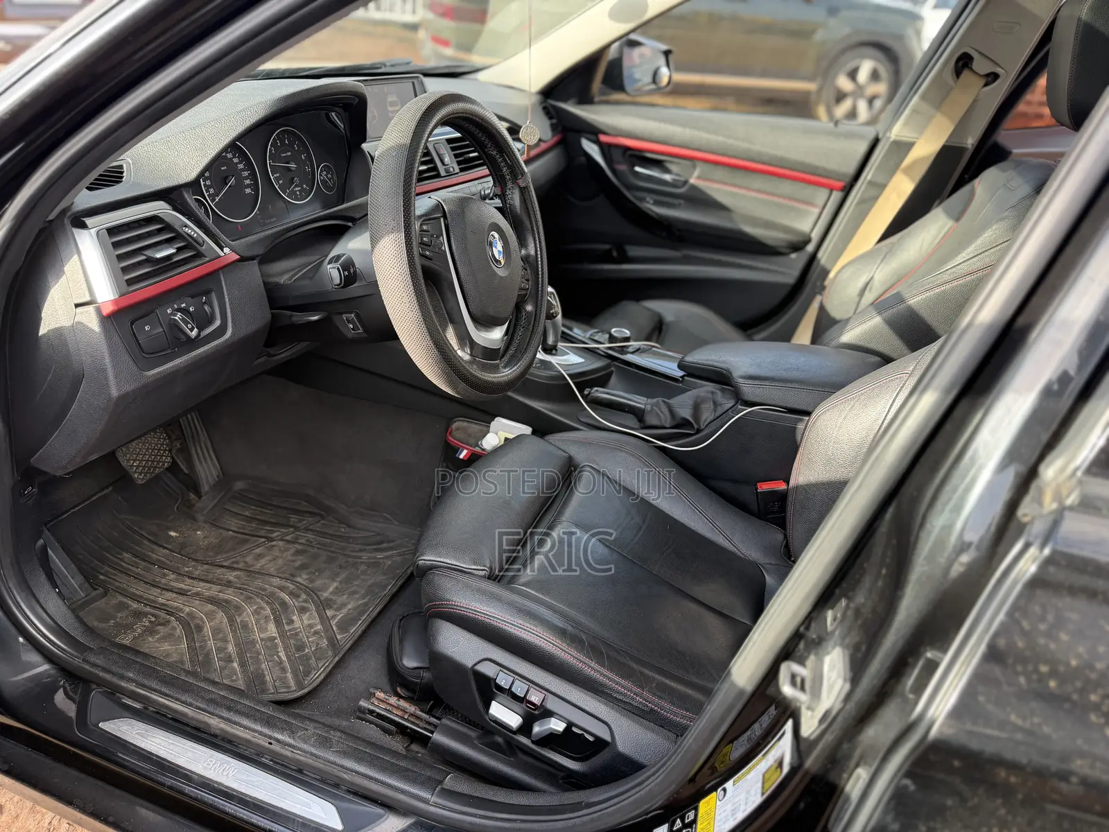 BMW 320i Sedan RWD 2016 Black