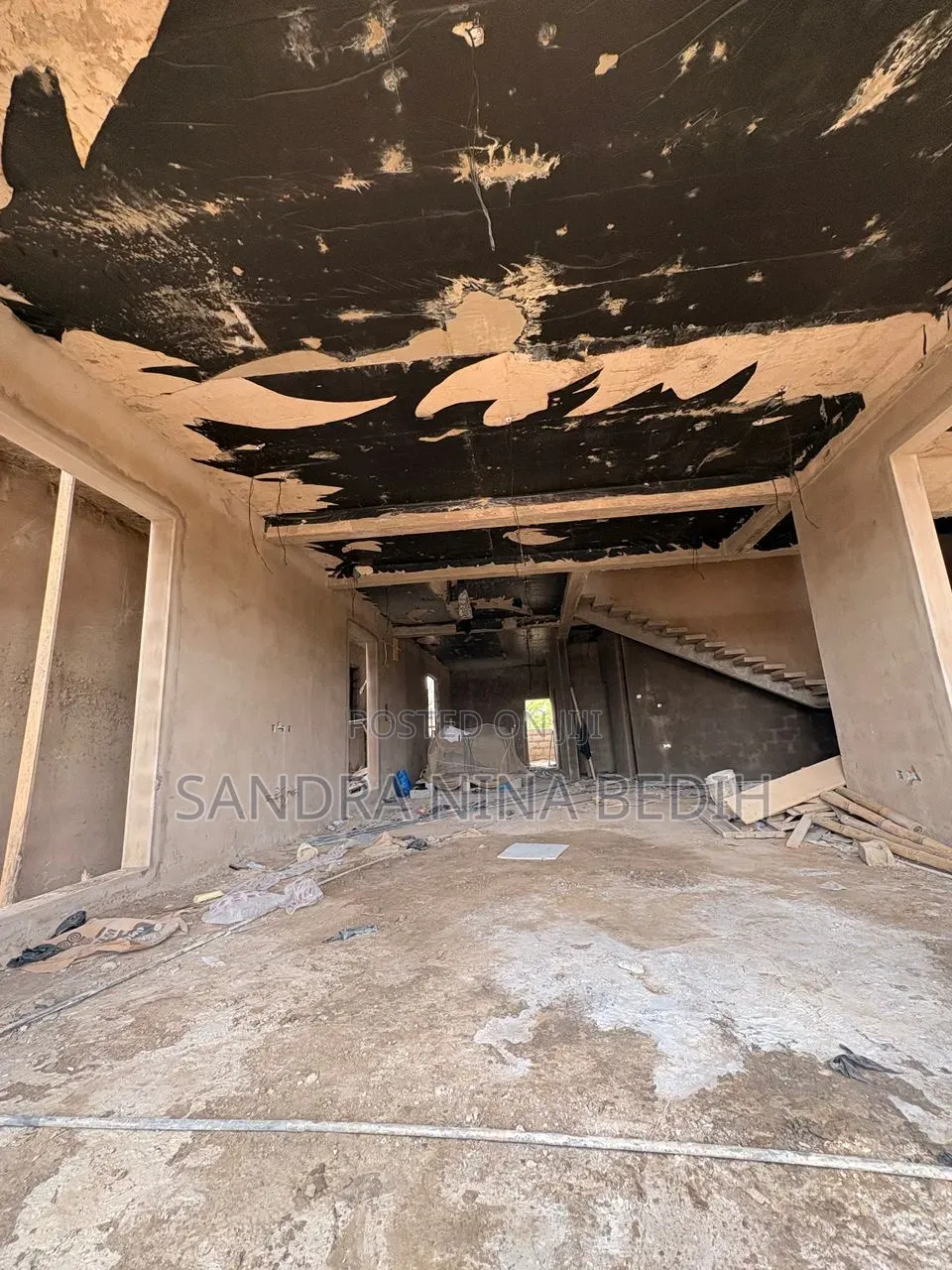 4bdrm Townhouse/Terrace in Ashley Botwe, School Junction for sale